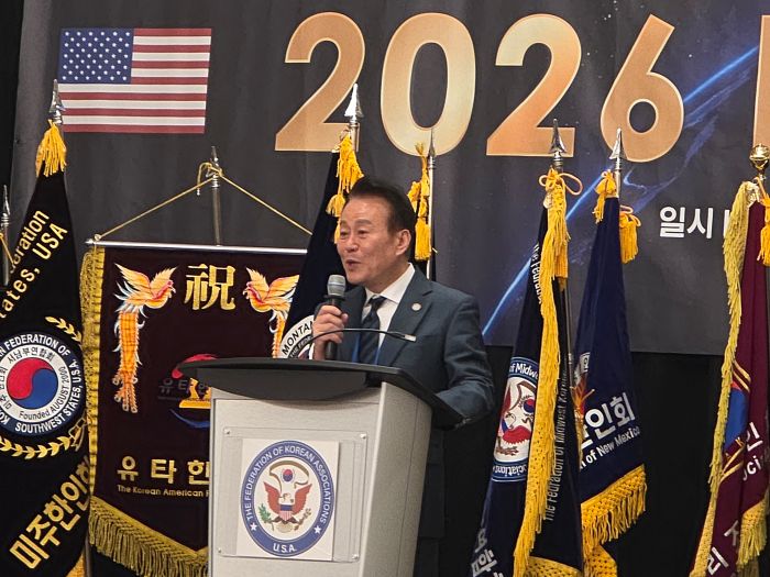 고상구 회장인 축사하고 있다..jpg