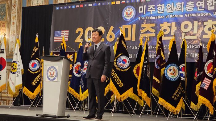 김영근 센터장이 인사말을 하고있다..jpg